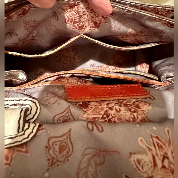 EUC HOBO “Meter” Structured Crossbody Off-White - Picture 15 of 16